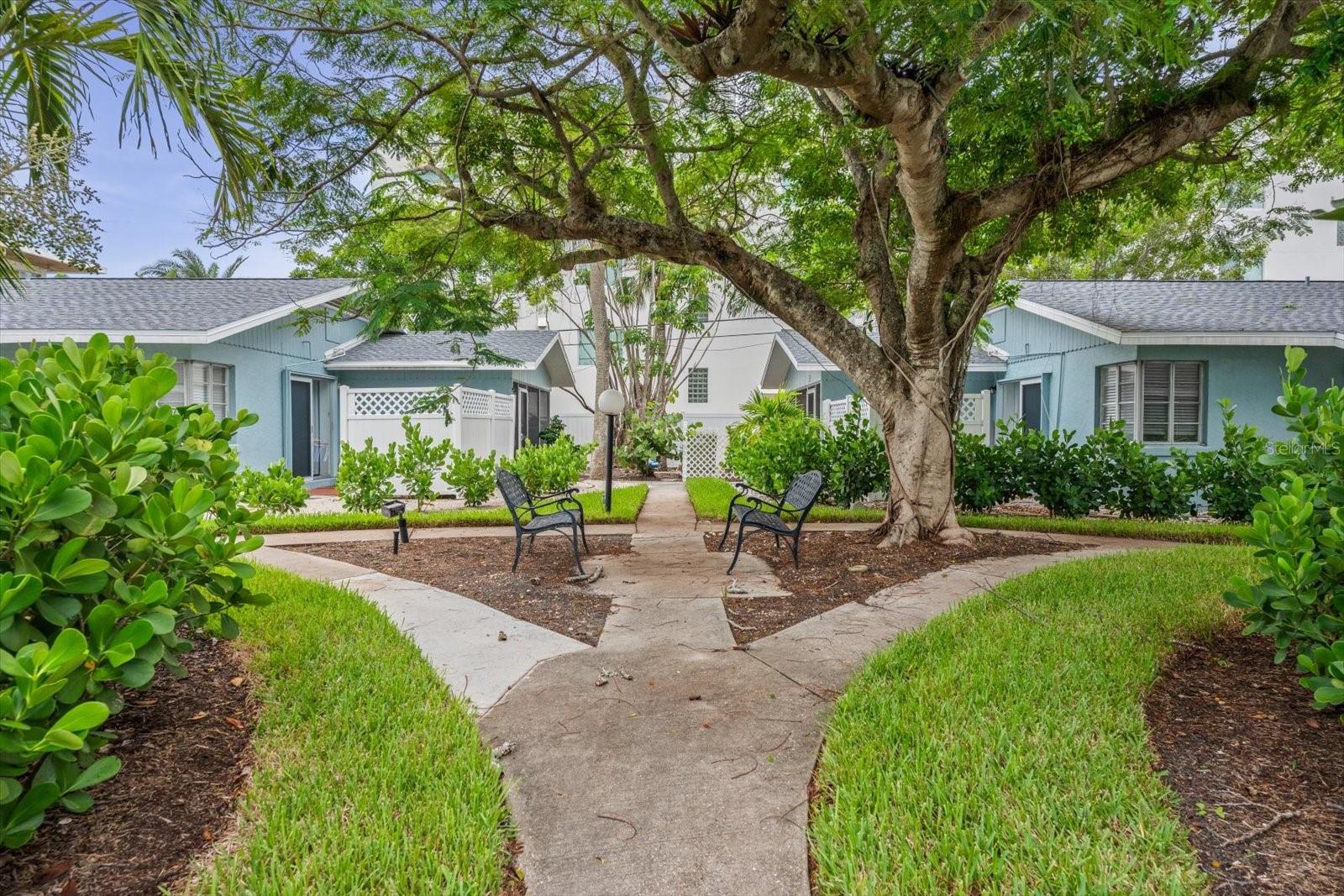 170 ROOSEVELT DR #1