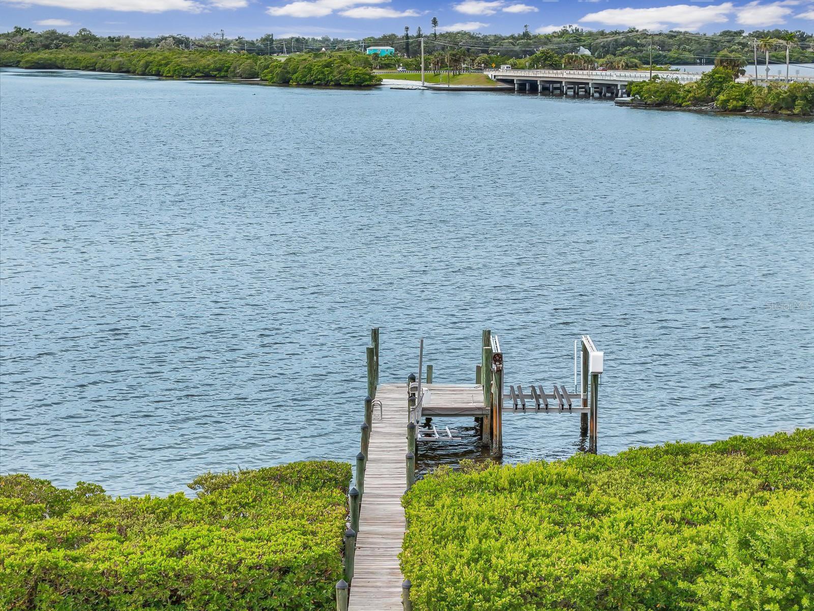 5539 2ND AVENUE CIR W