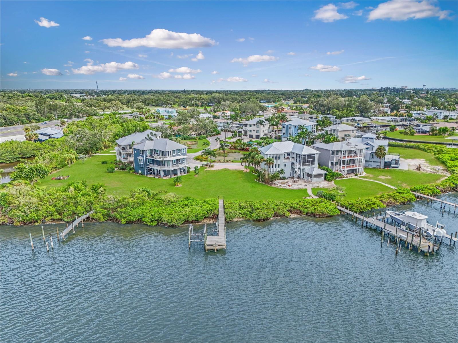 5539 2ND AVENUE CIR W