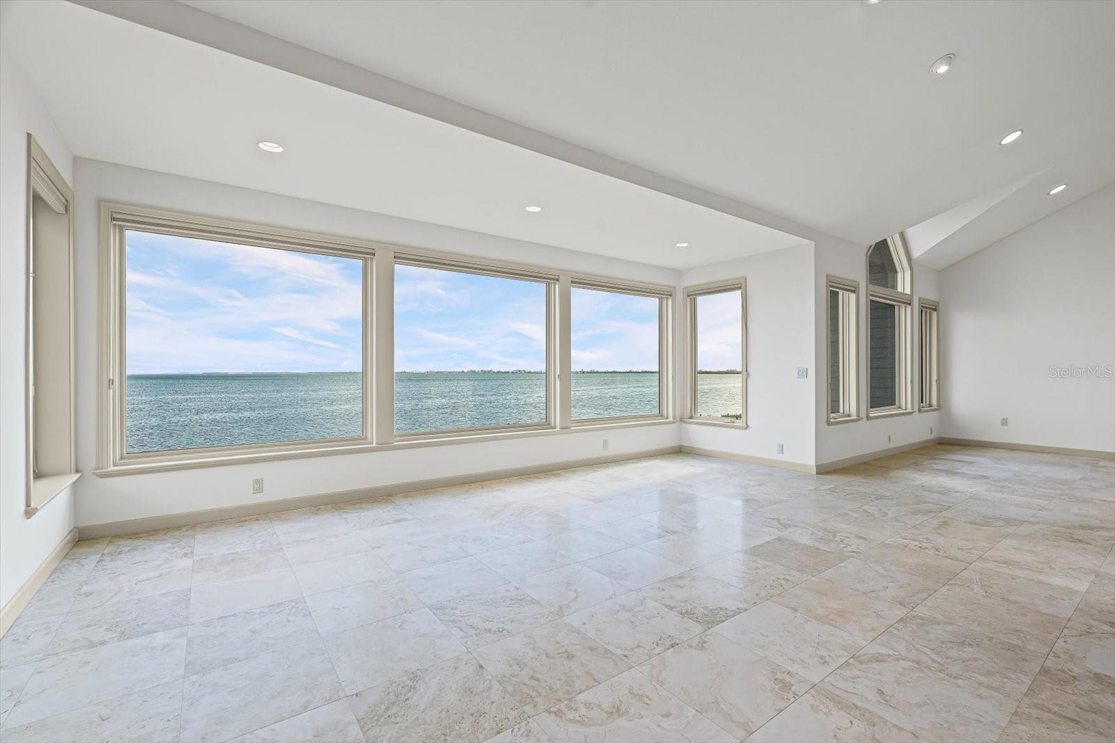 24 TIDY ISLAND BLVD