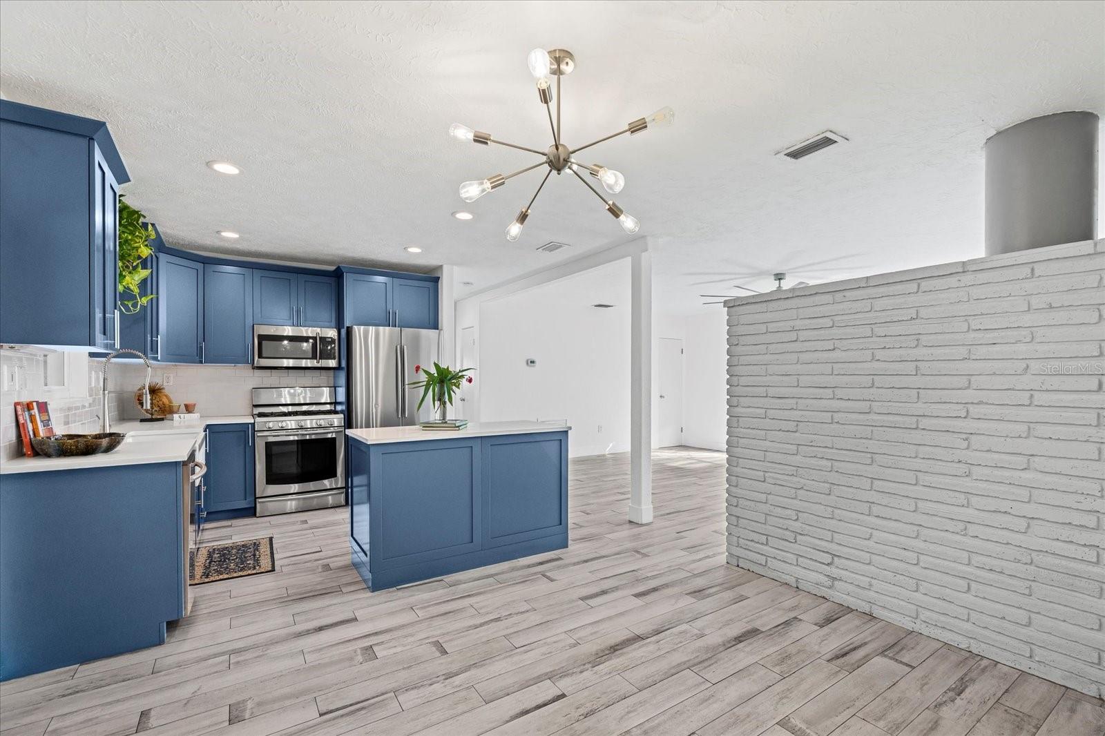 344 45TH STREET CT W