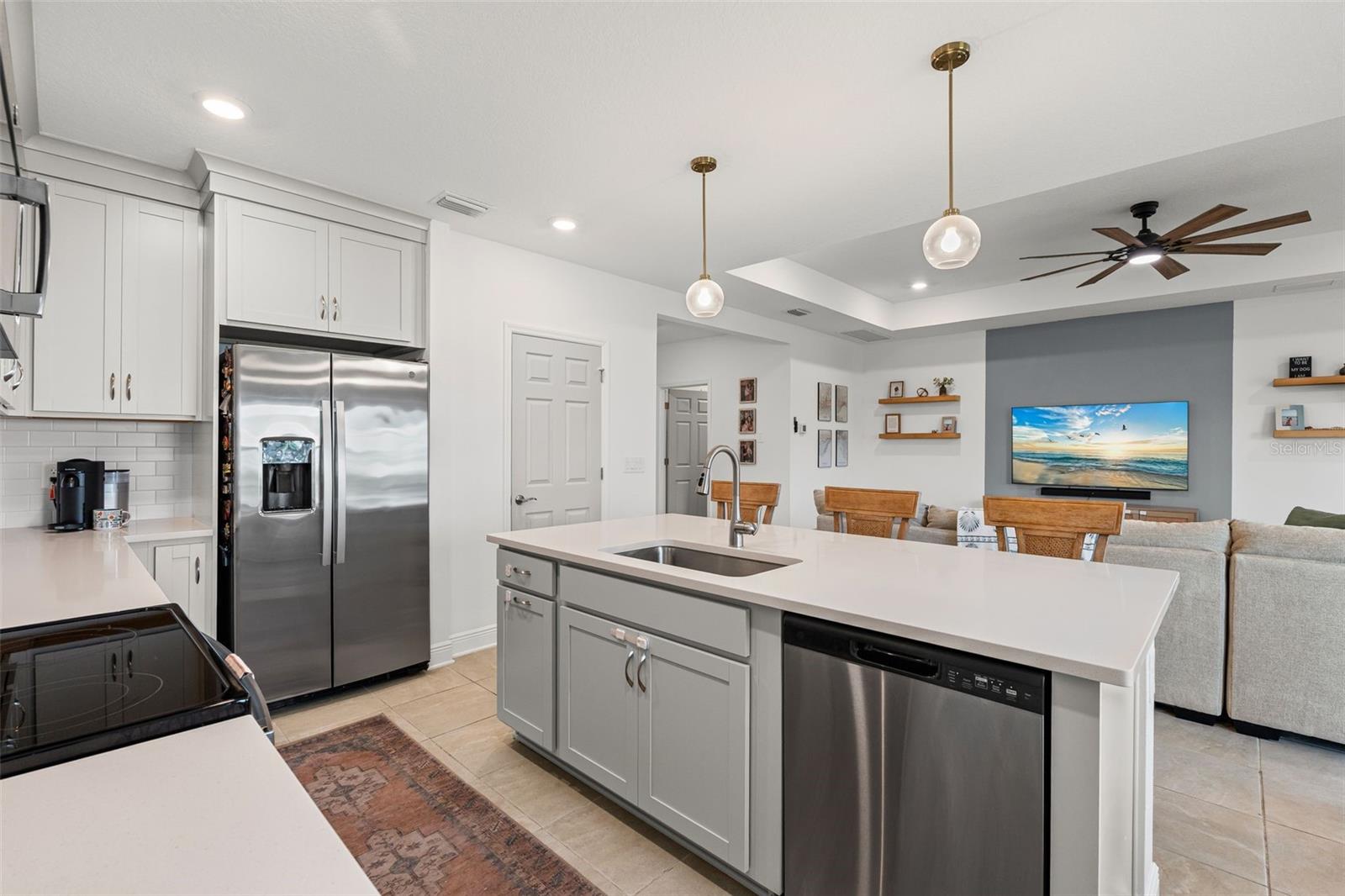 9216 WESTERNWOODS AVE