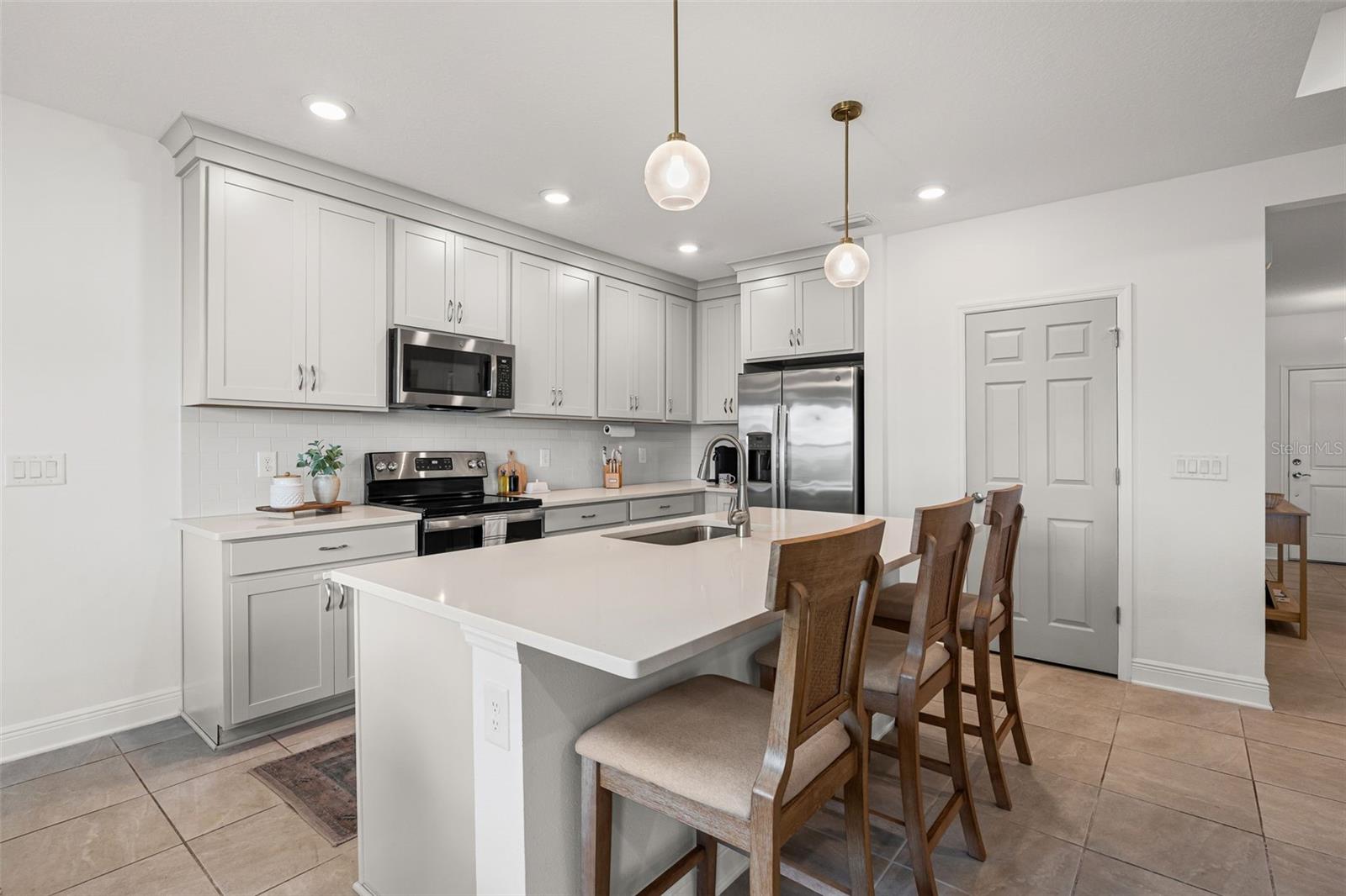 9216 WESTERNWOODS AVE