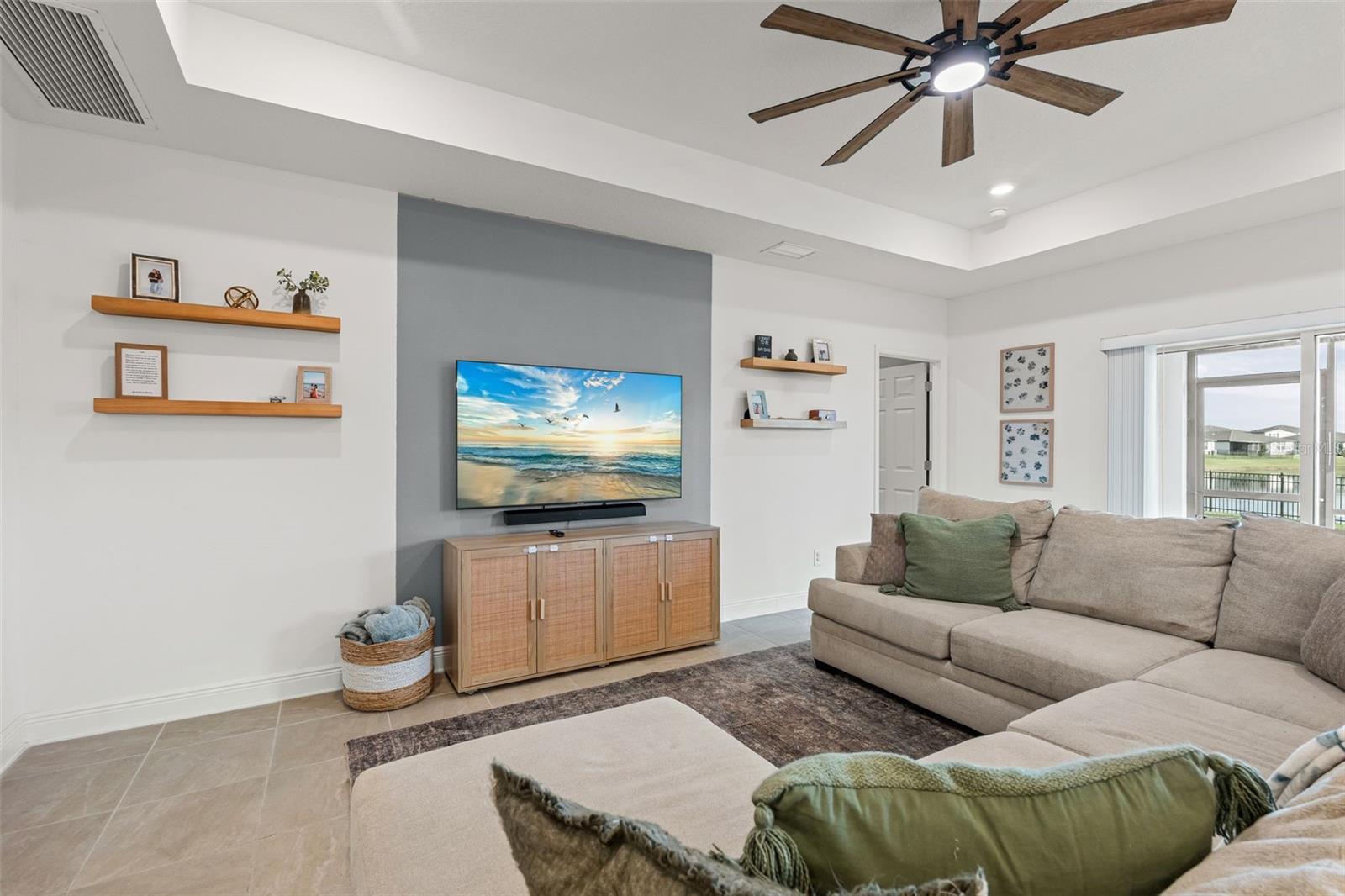 9216 WESTERNWOODS AVE