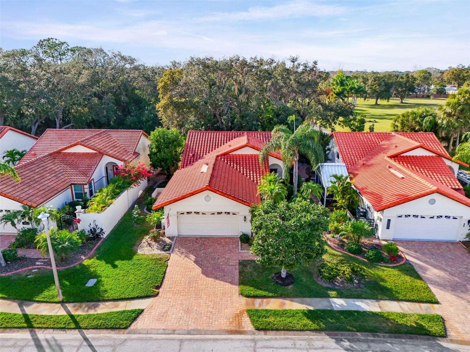 4958 CLUBVIEW CT E