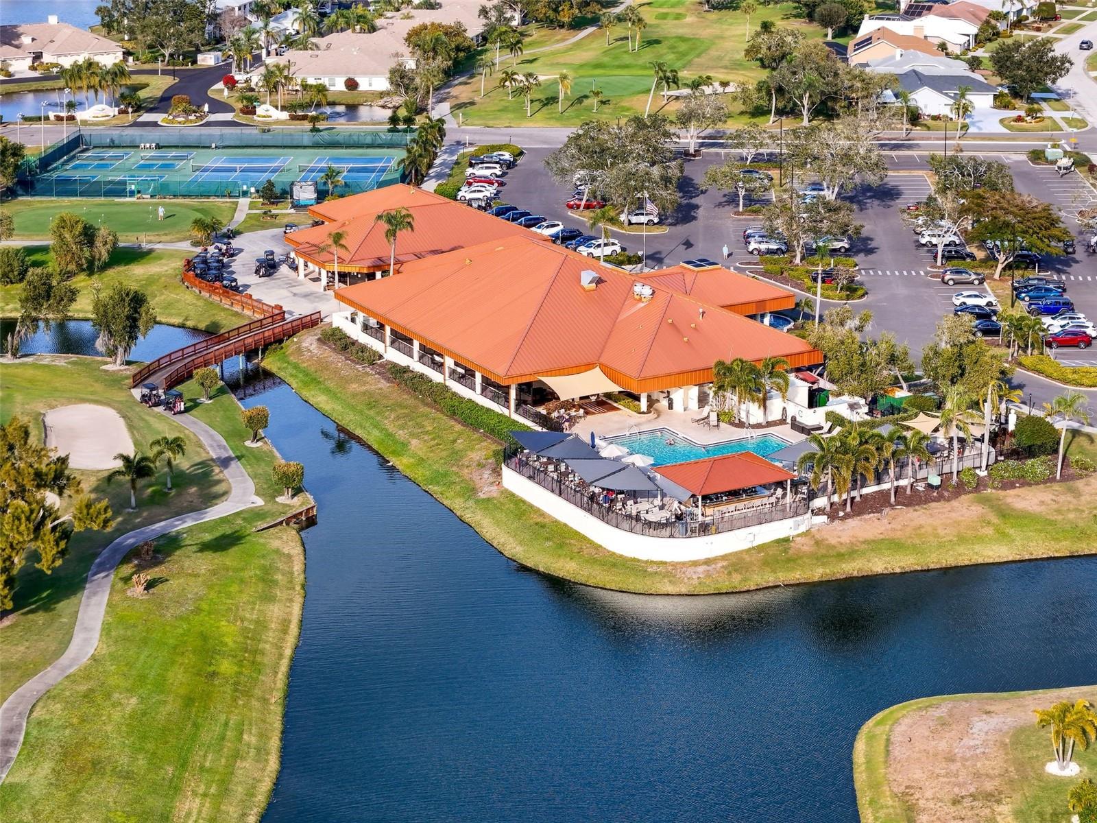 4958 CLUBVIEW CT E