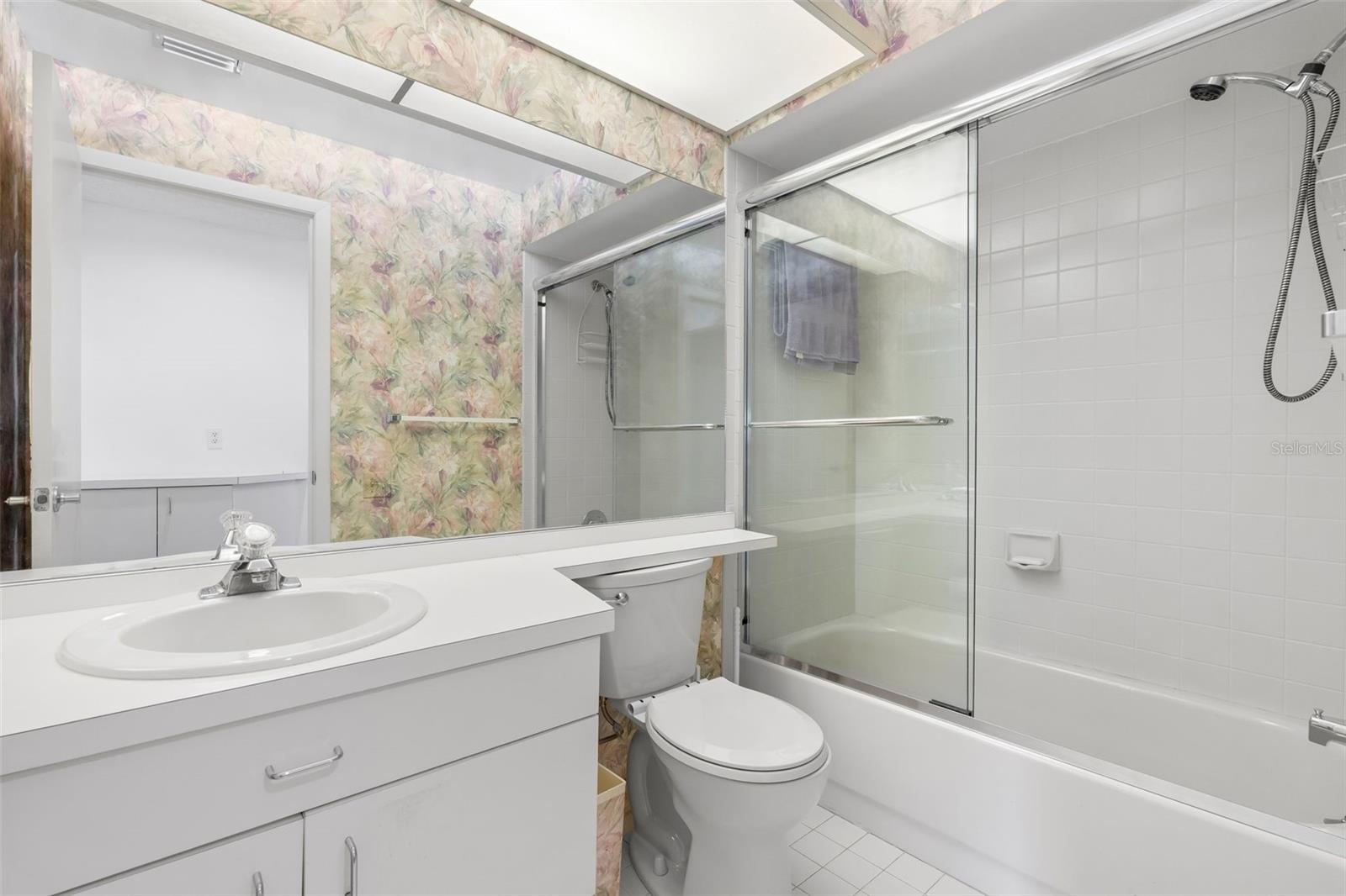 4958 CLUBVIEW CT E