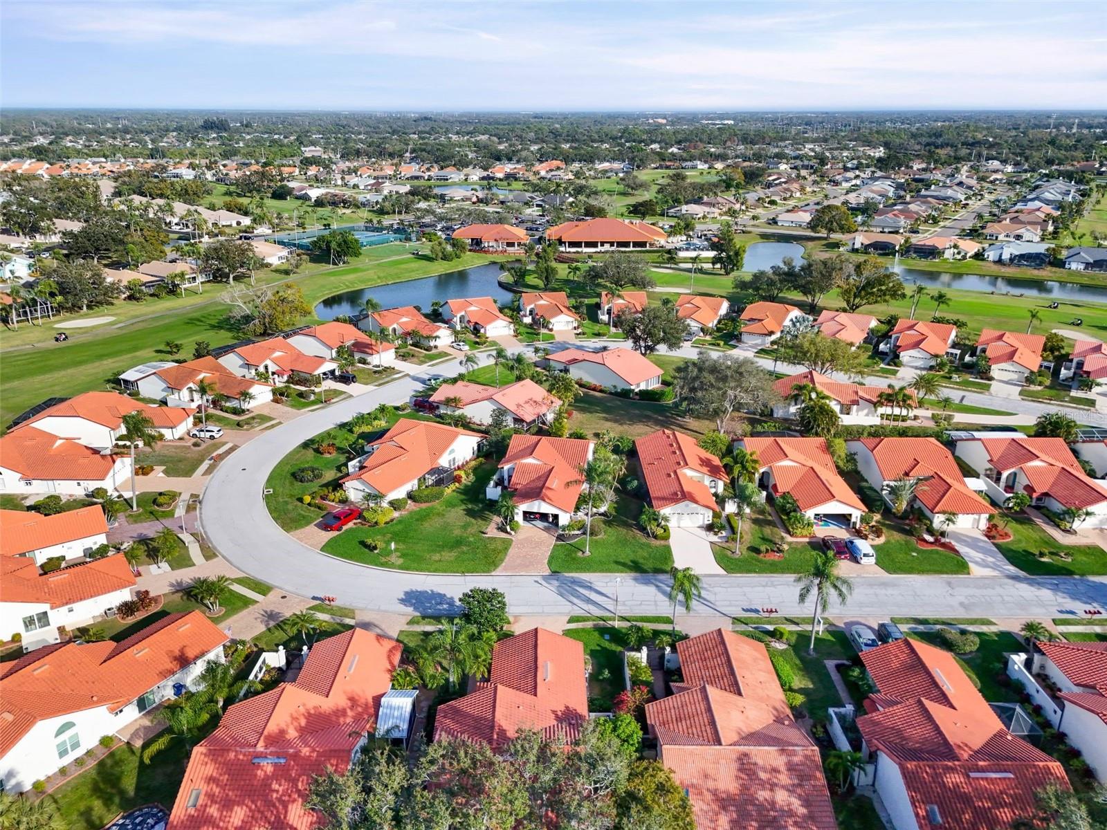 4958 CLUBVIEW CT E