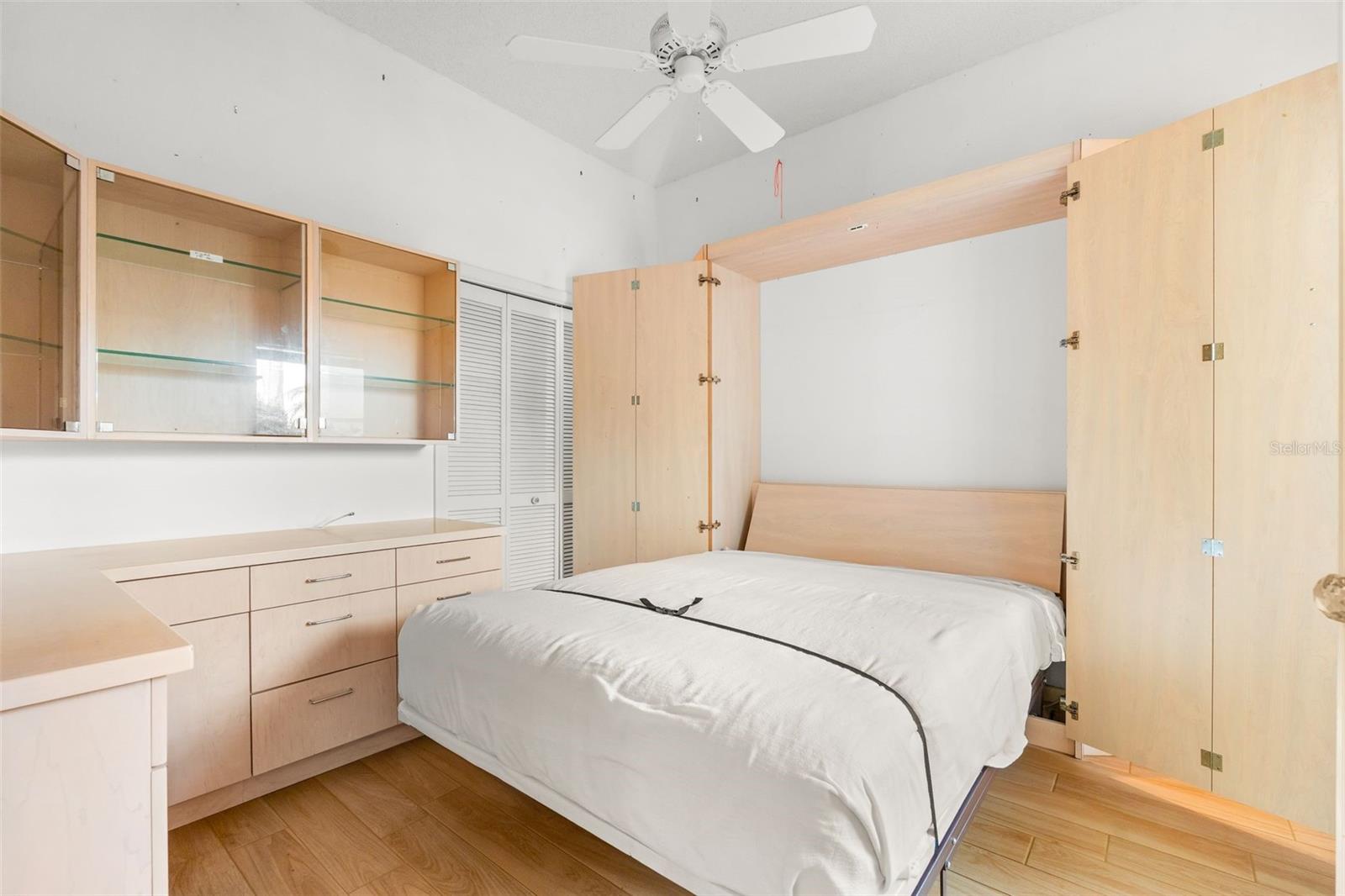 4958 CLUBVIEW CT E