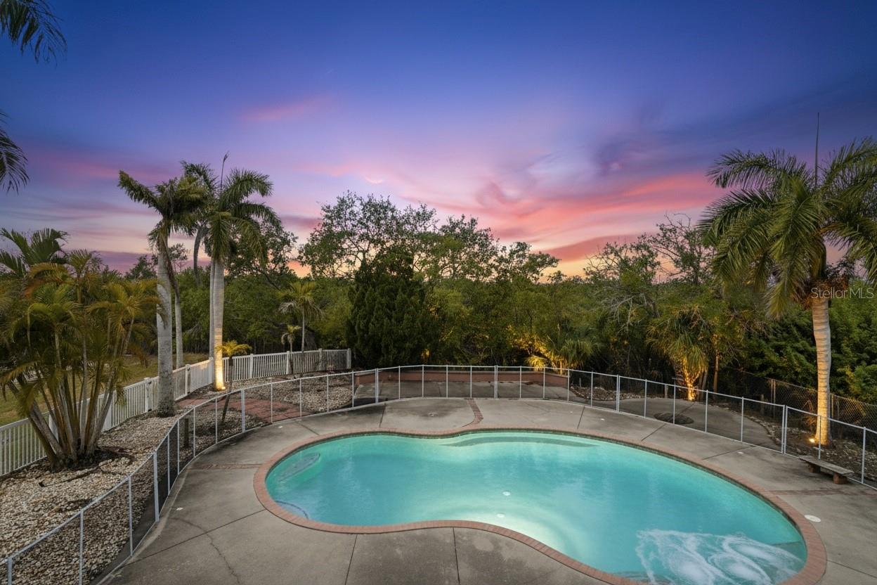 455 HORSESHOE LOOP RD