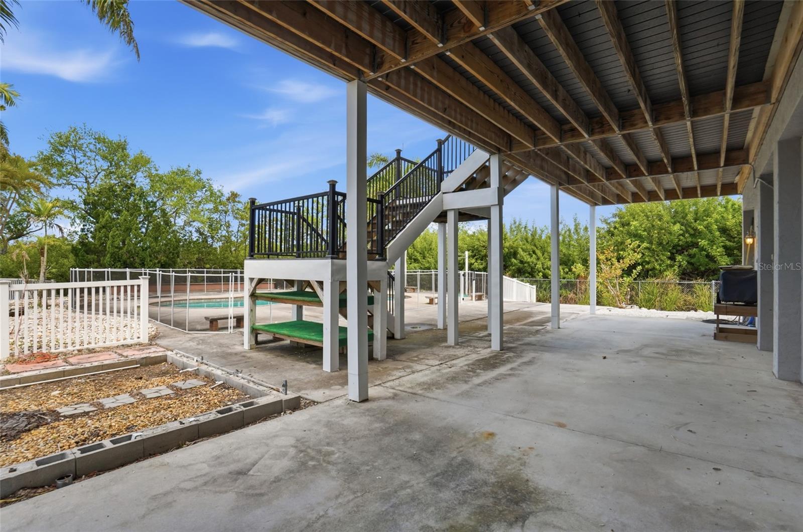 455 HORSESHOE LOOP RD