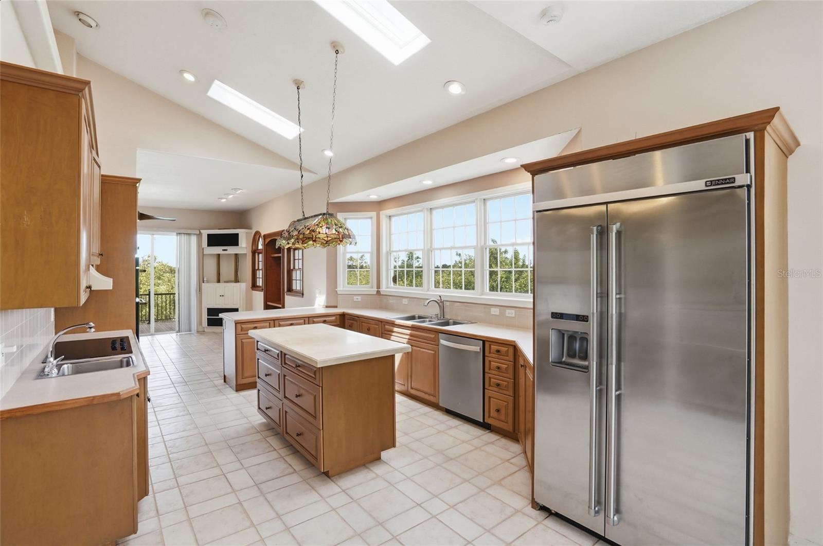 455 HORSESHOE LOOP RD