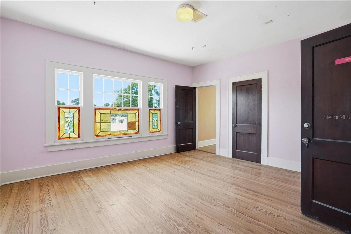 337 8TH AVE W