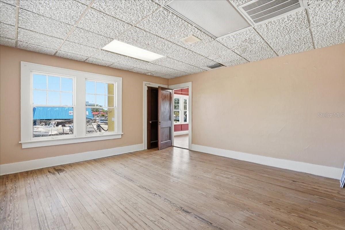 337 8TH AVE W