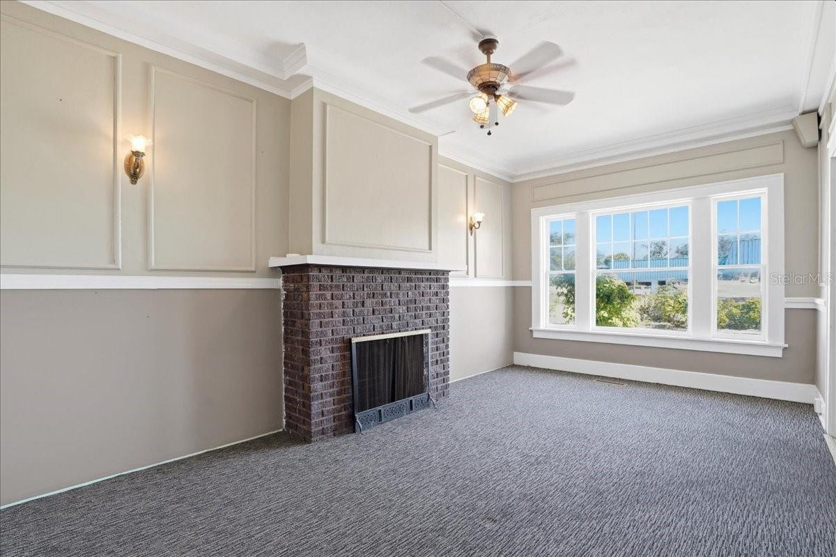 337 8TH AVE W