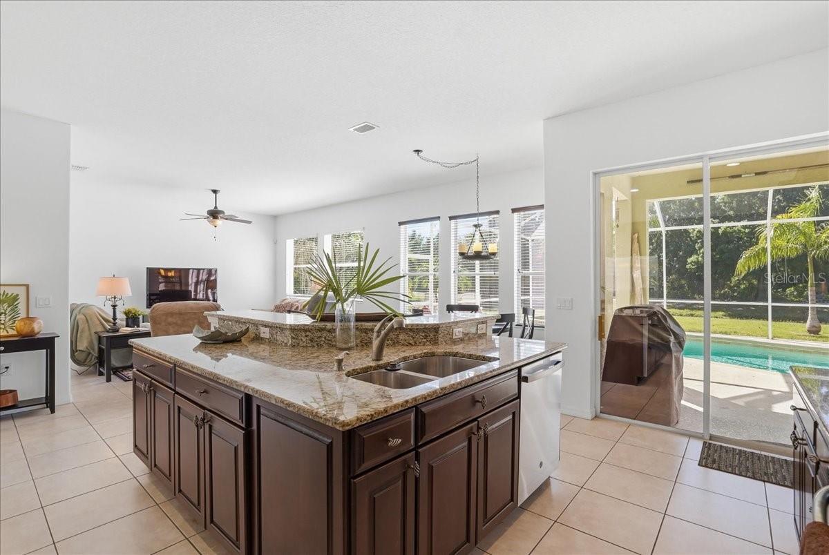 5809 LEXINGTON DR