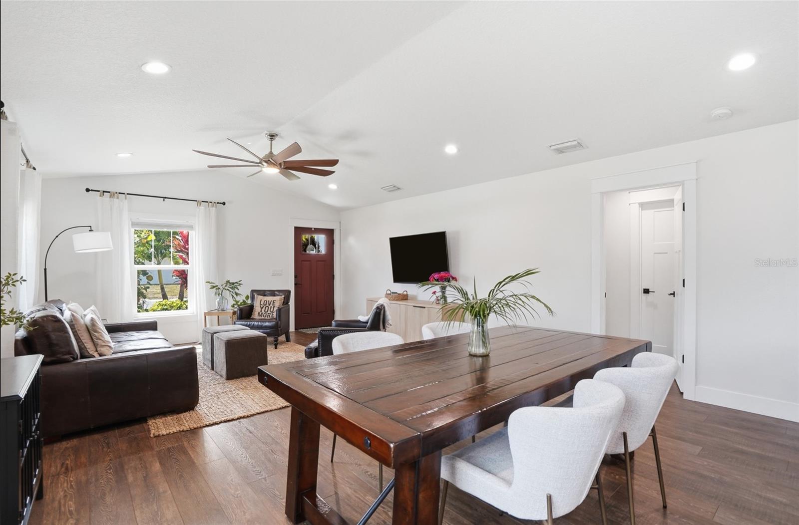 606 19TH AVE W