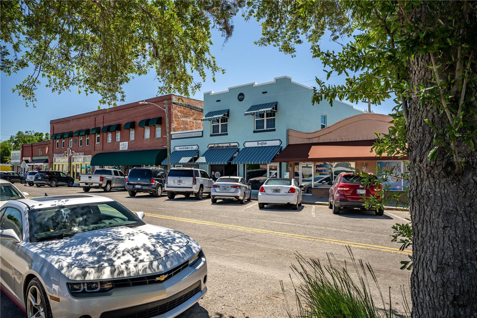 606 19TH AVE W