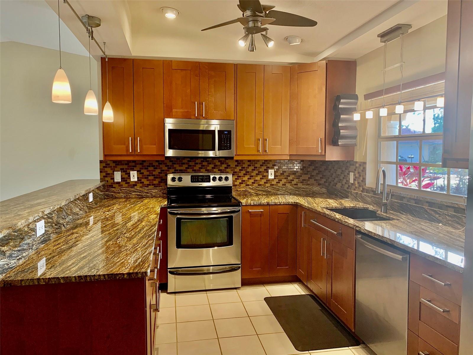 110 49TH CT E