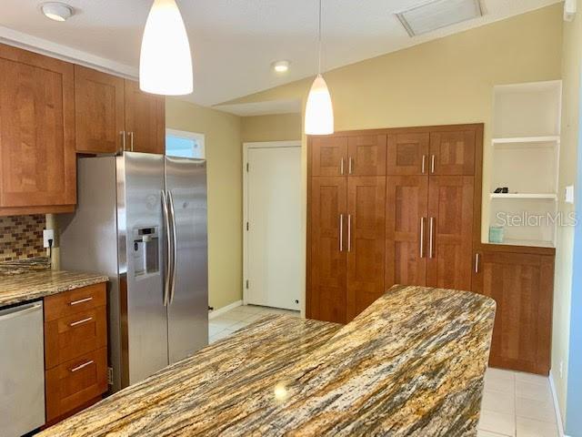 110 49TH CT E