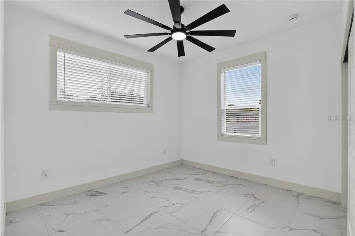 412 17TH AVE W