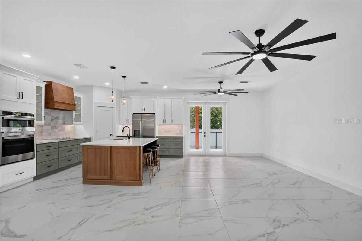 412 17TH AVE W