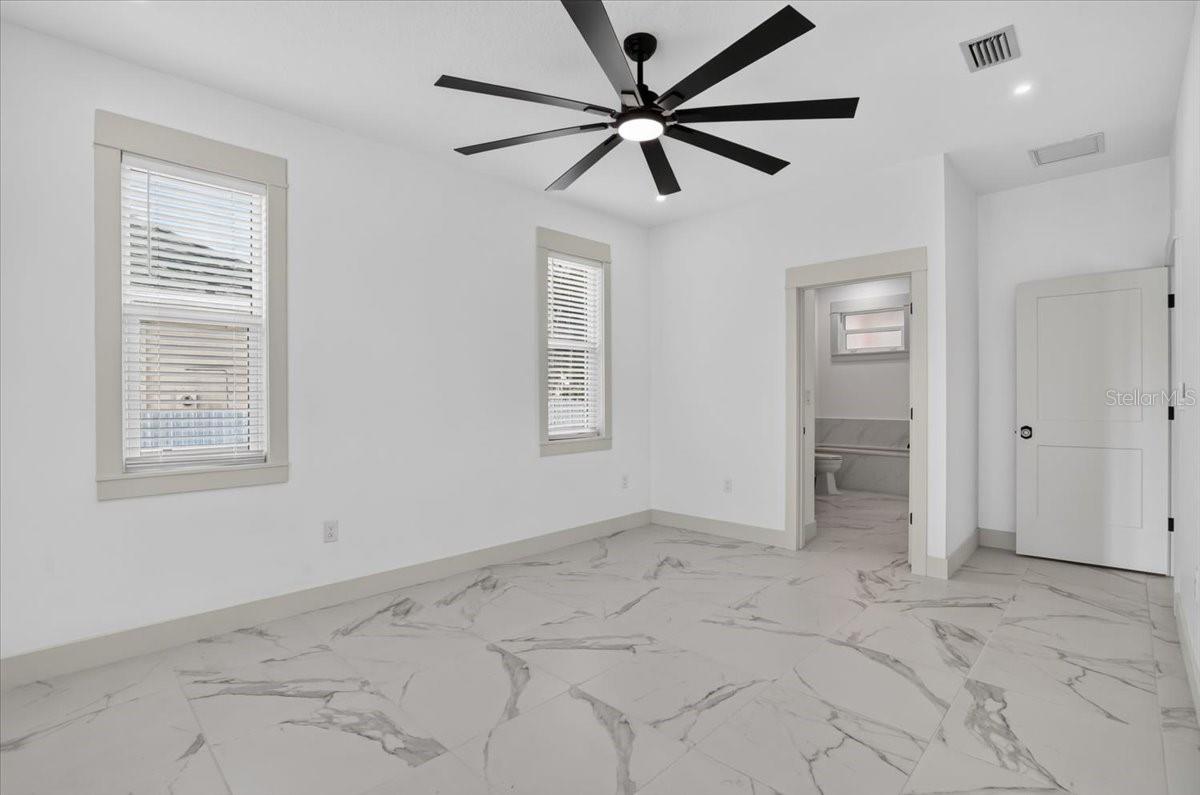 412 17TH AVE W