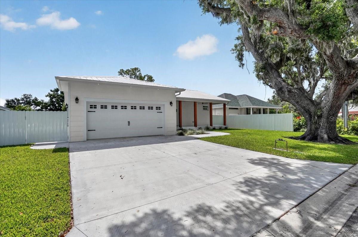412 17TH AVE W
