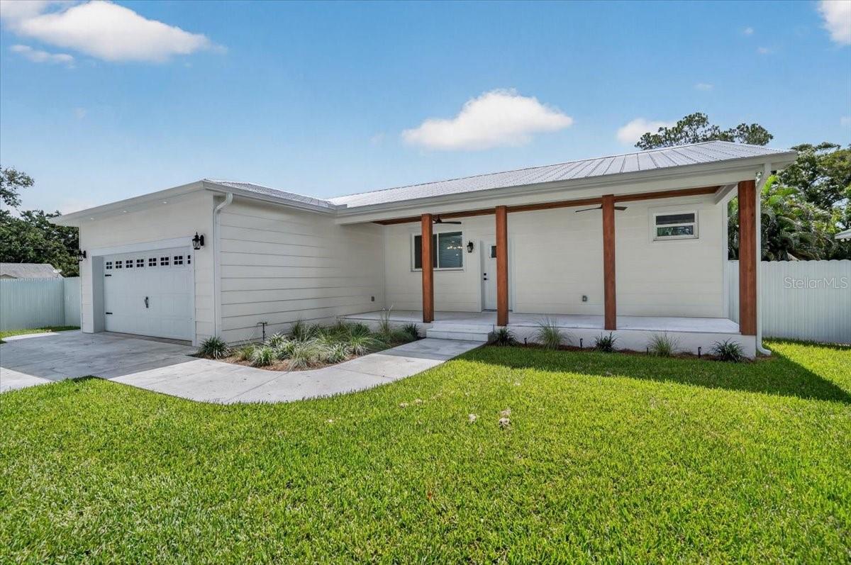 412 17TH AVE W