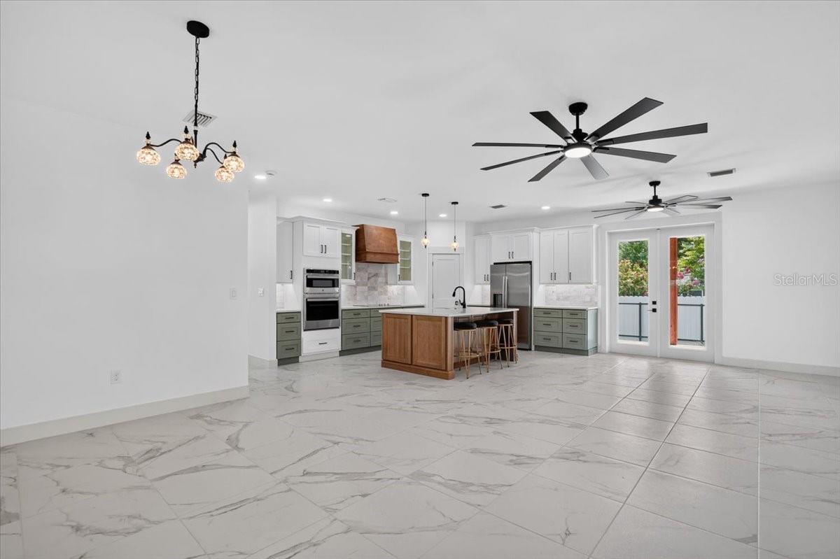 412 17TH AVE W