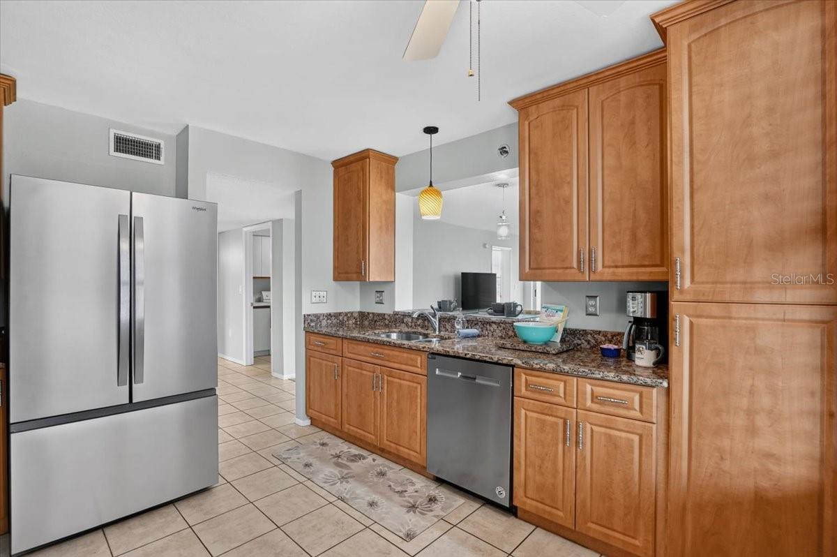 4570 PINEBROOK CIR #208