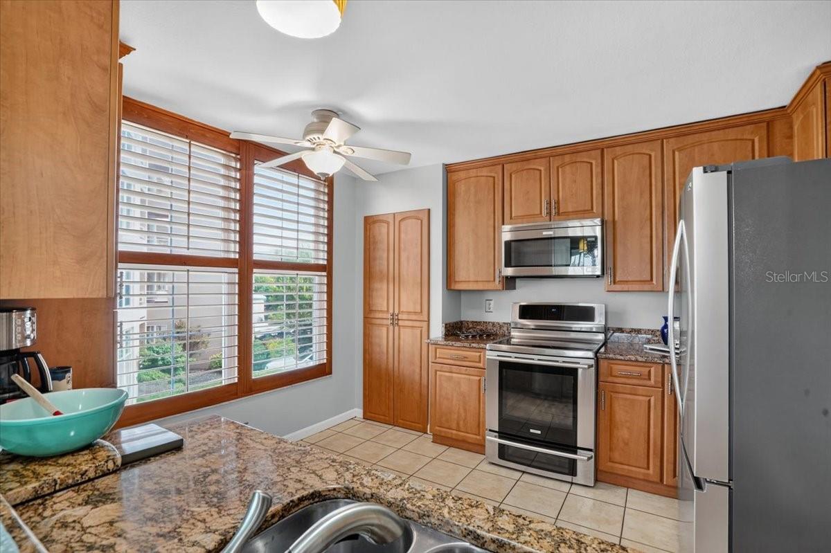 4570 PINEBROOK CIR #208