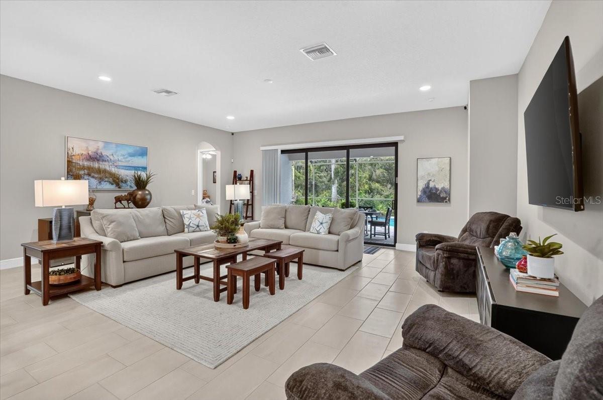 3714 GRASSLAND WAY