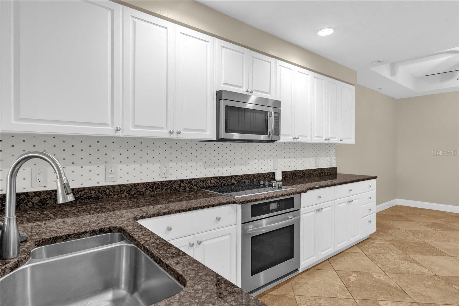 606 RIVIERA DUNES WAY #207