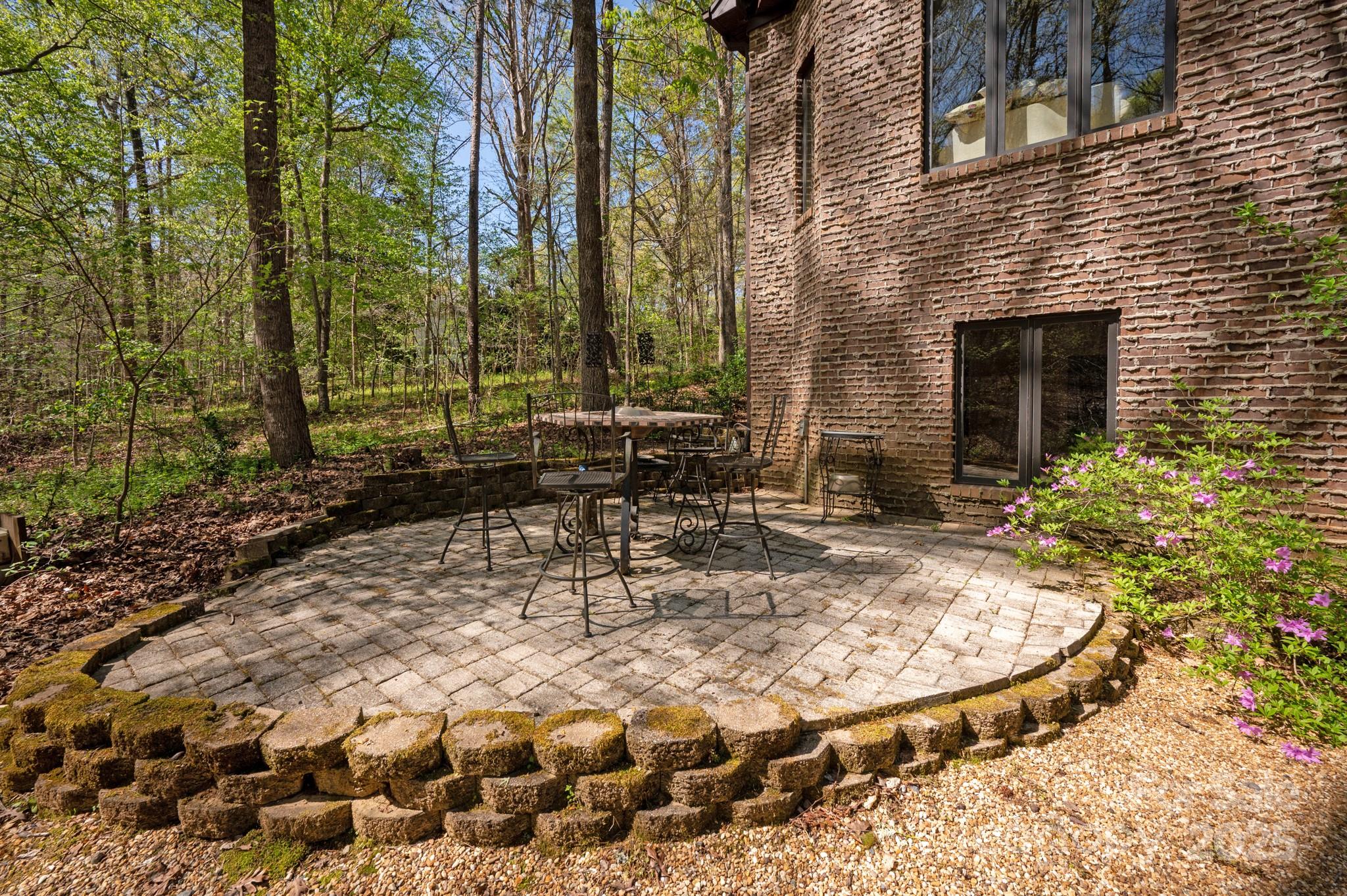 225 Riverton Road
