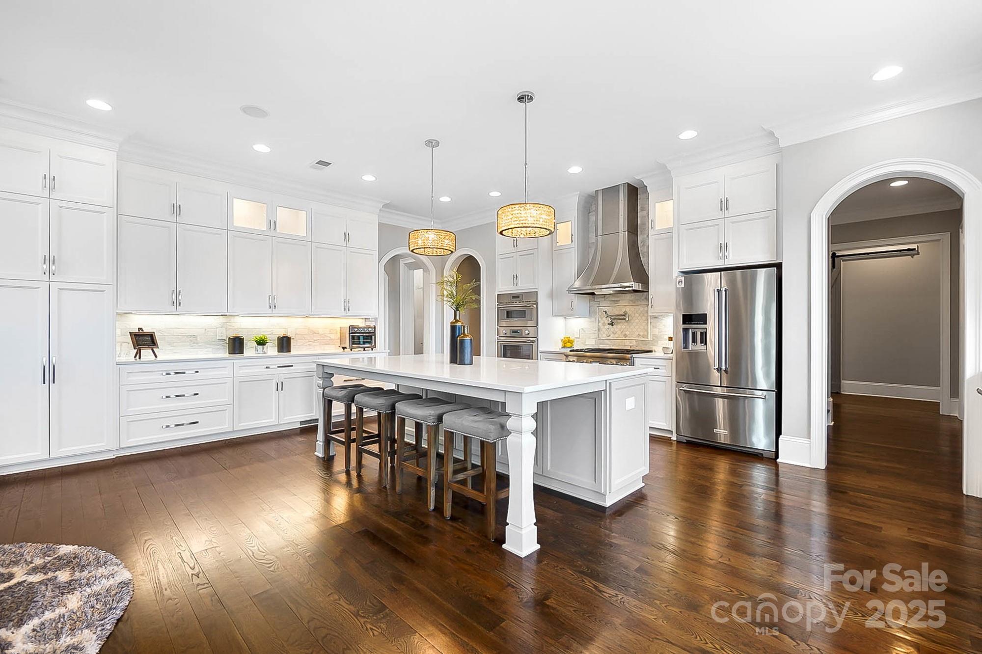 1311 Sunnys Halo Lane