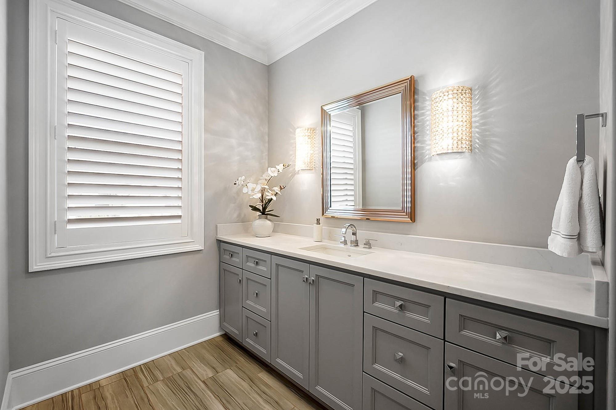 1311 Sunnys Halo Lane