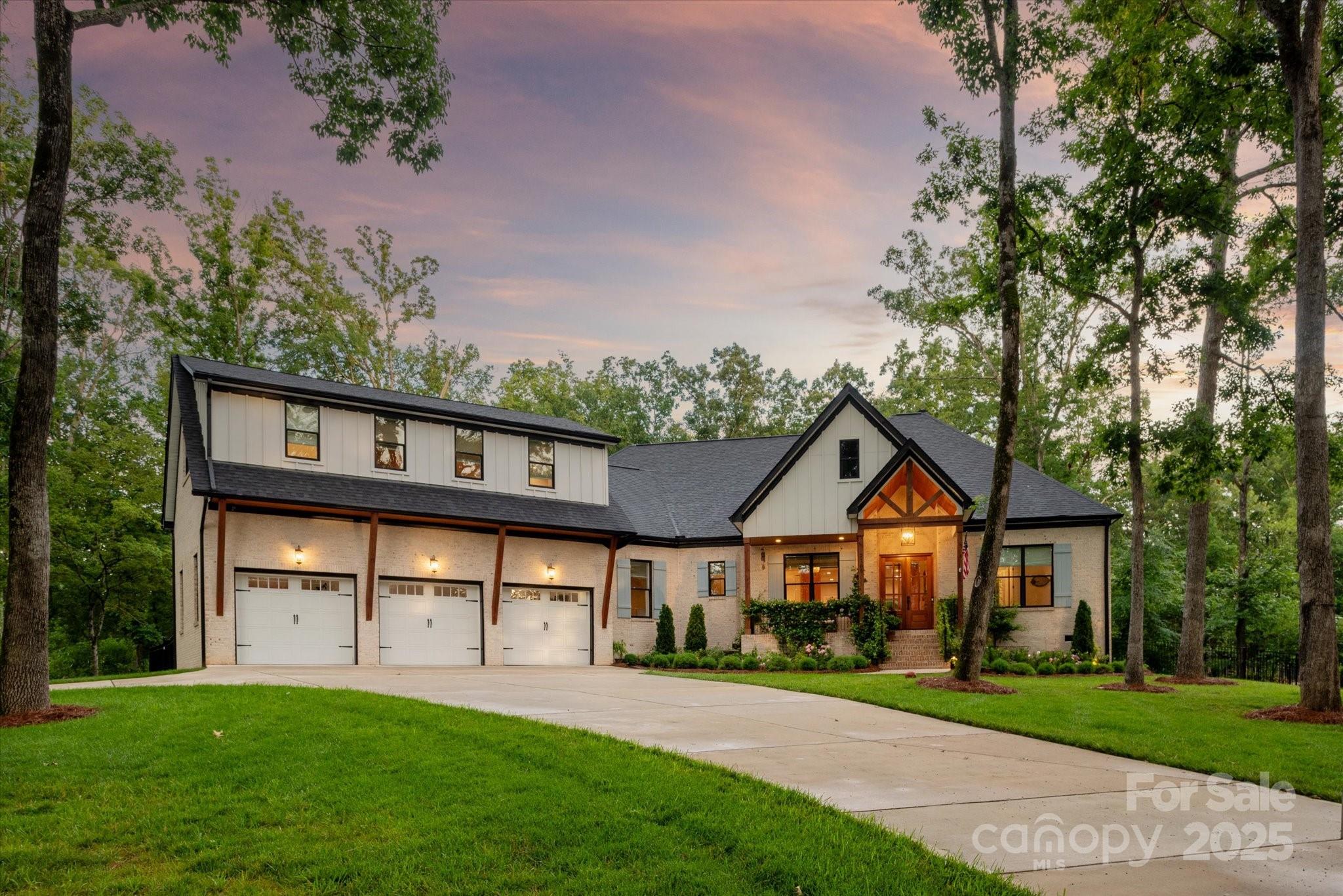 2705 Ski Trail Lane