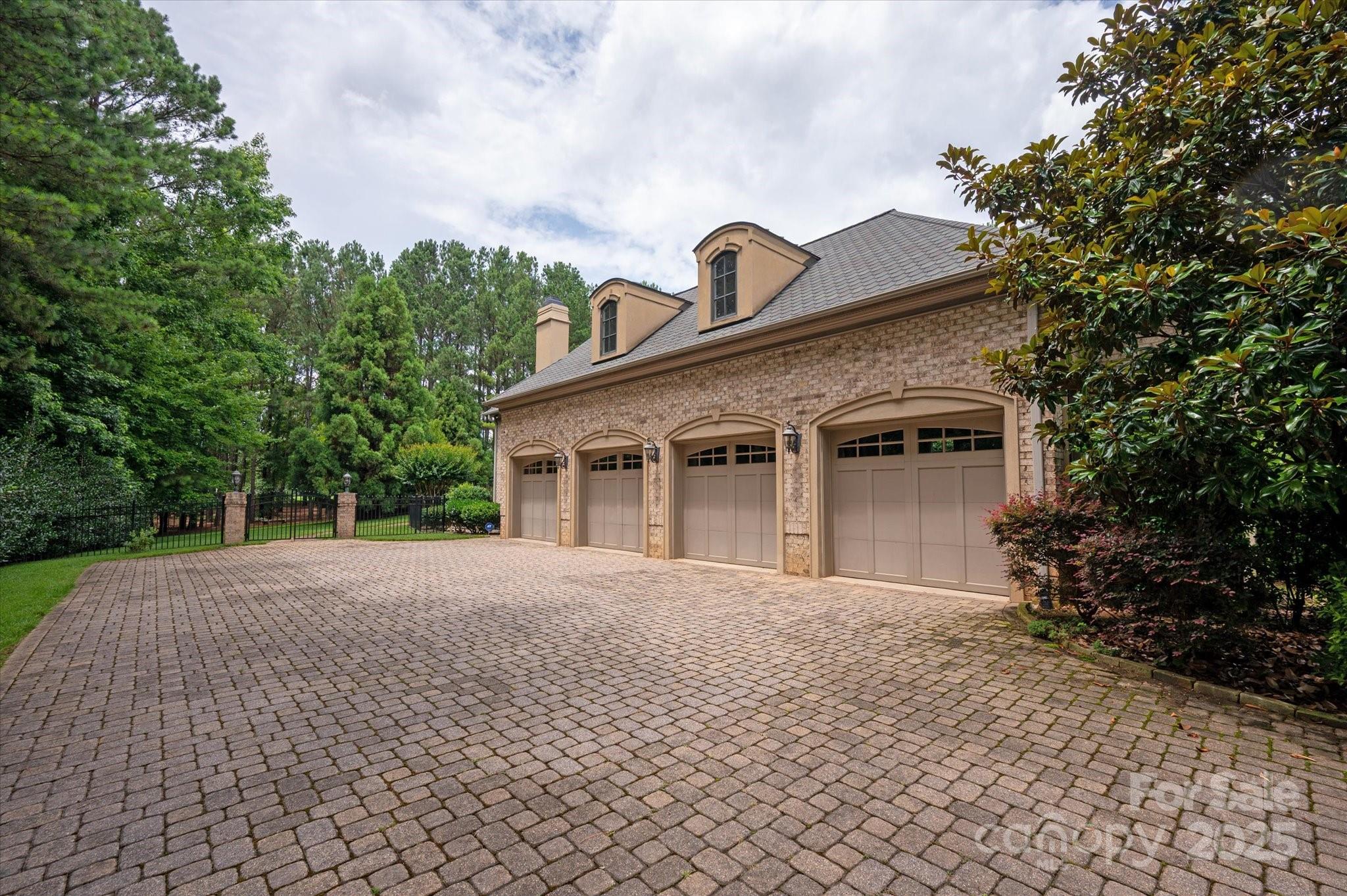 9110 Woodhall Lake Drive