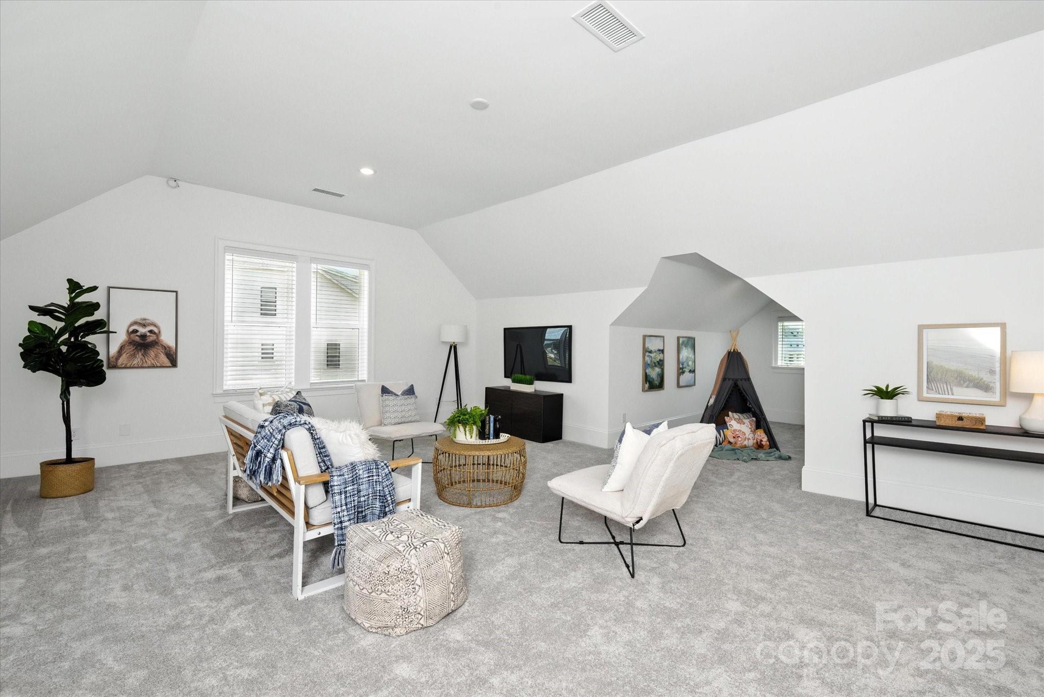 1106 Pomar Circle