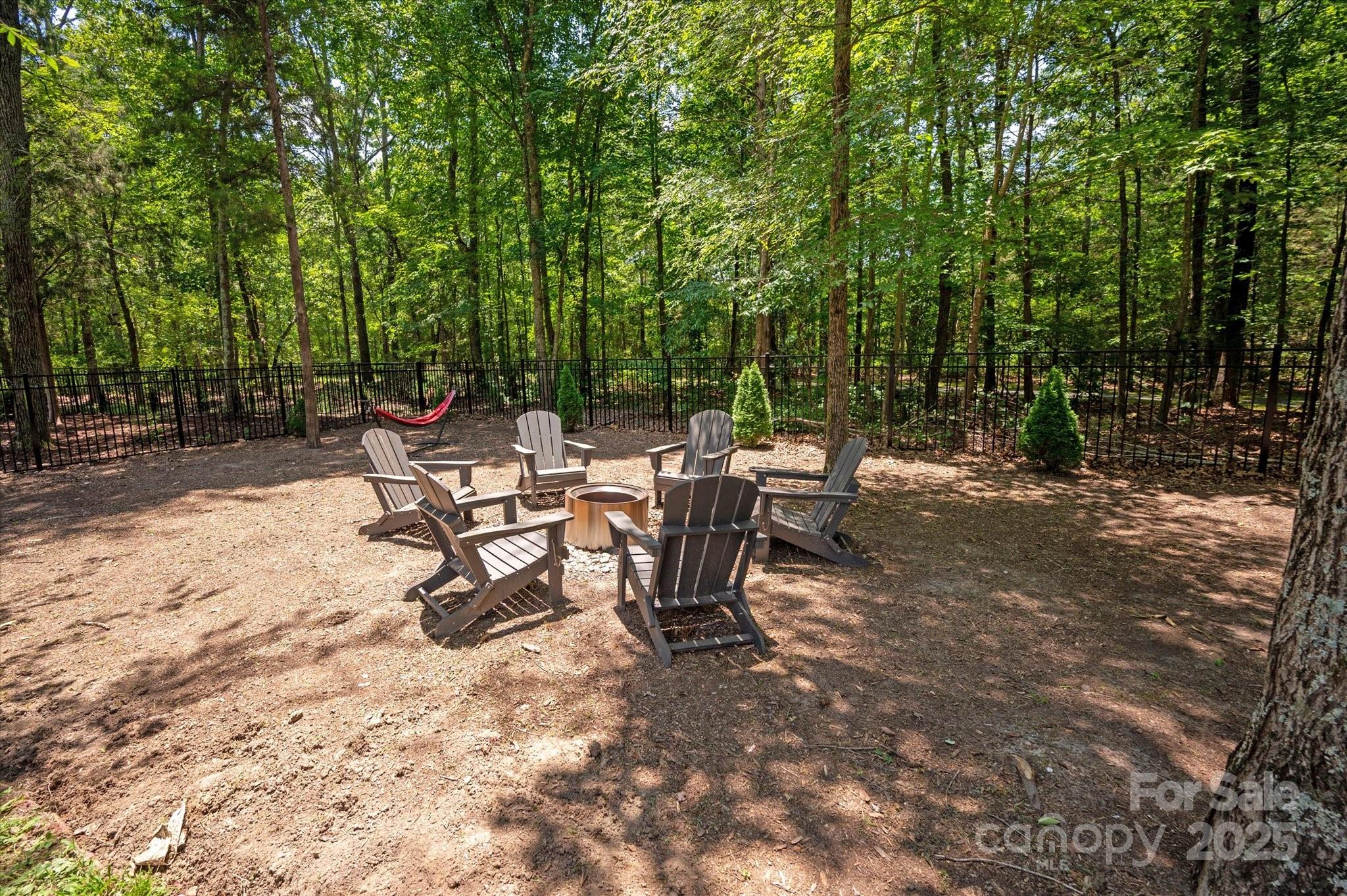 1221 Hadley Park Lane