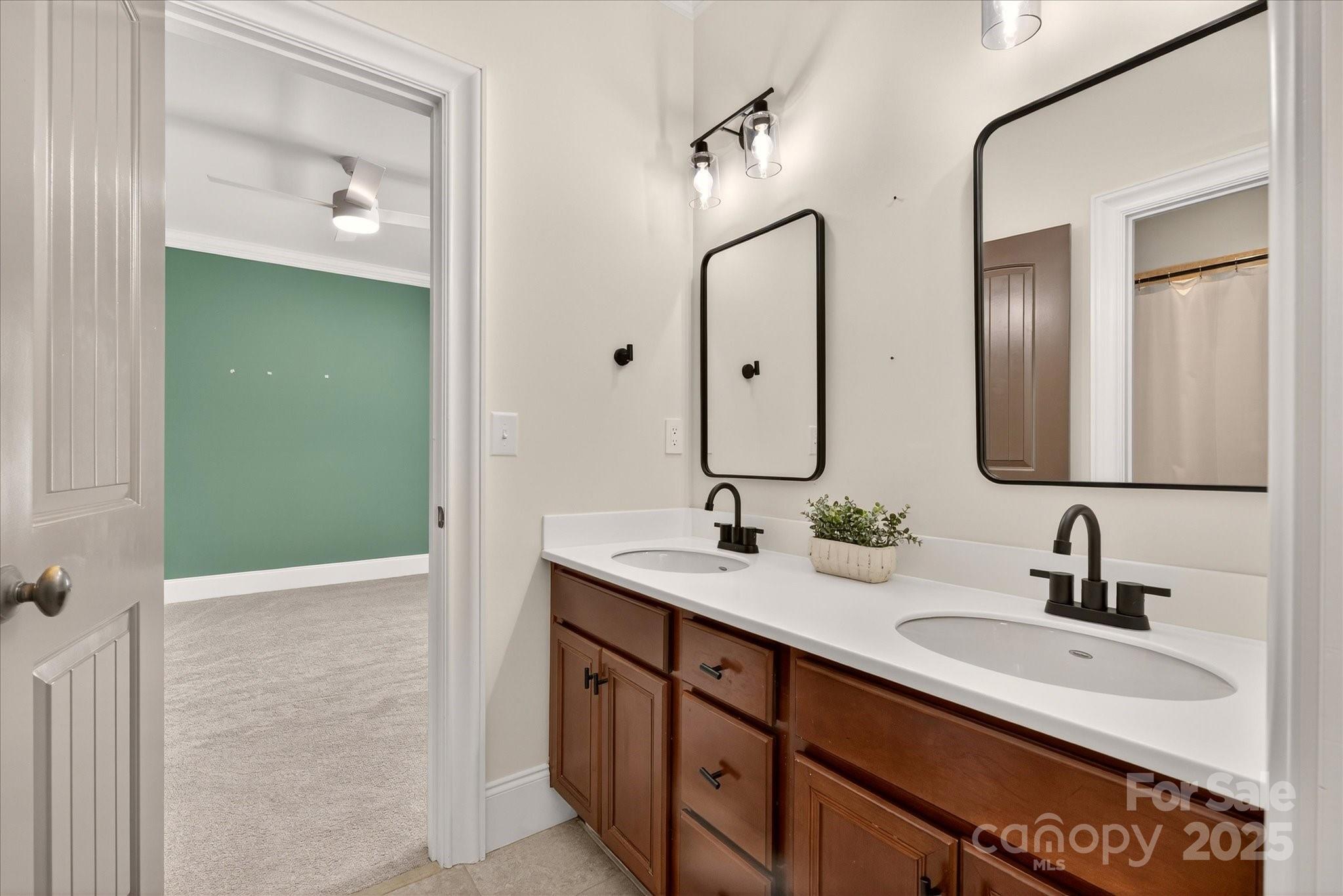 1221 Hadley Park Lane