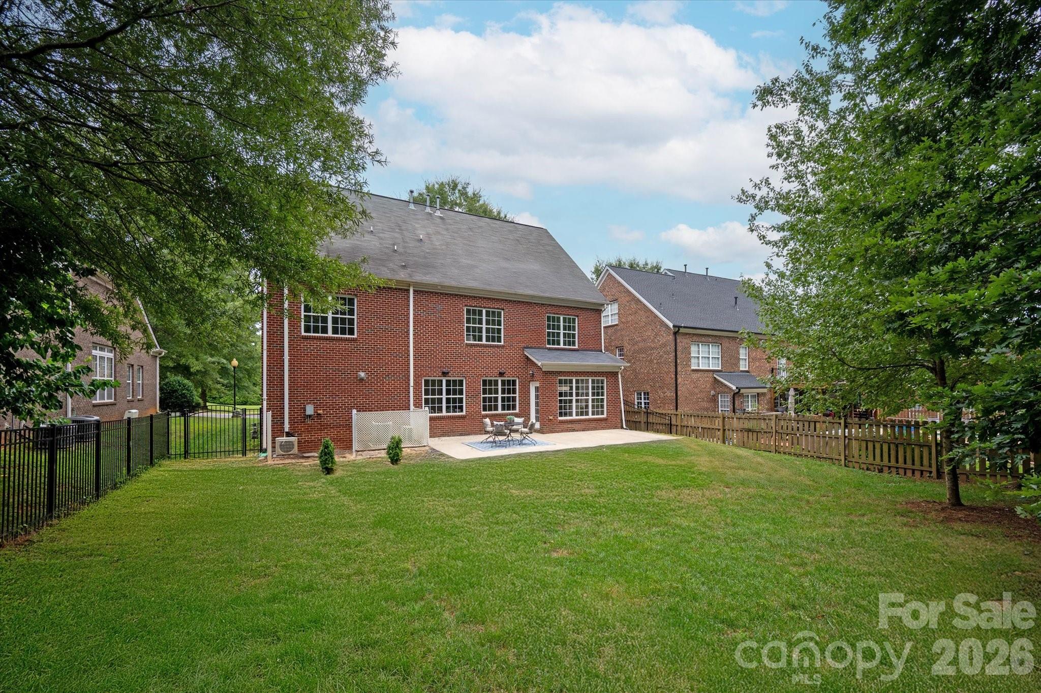 2416 River Oaks Drive