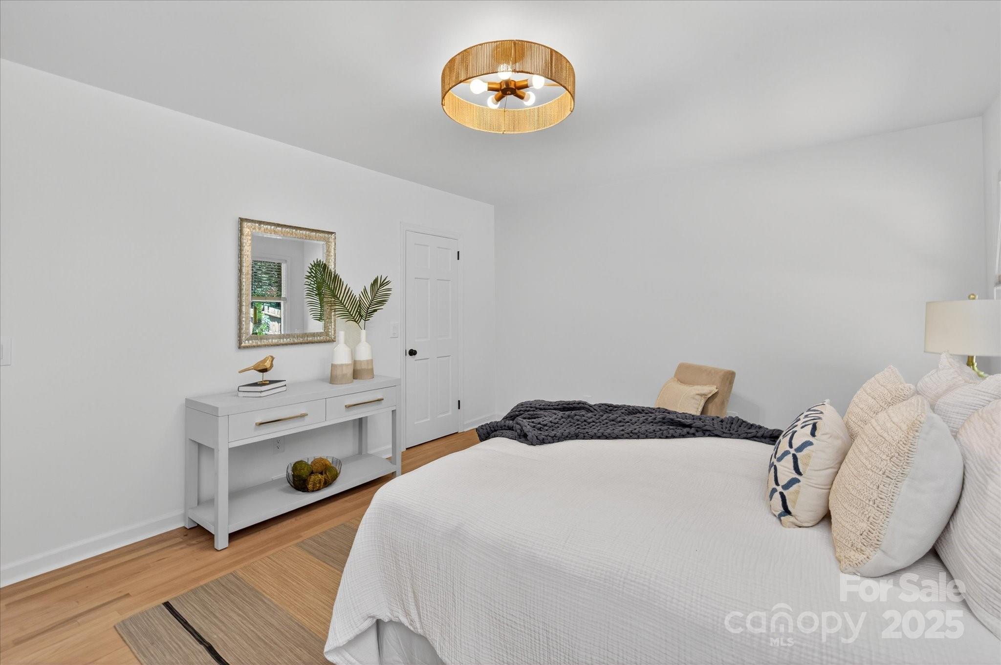 1039 Shadowbrook Lane