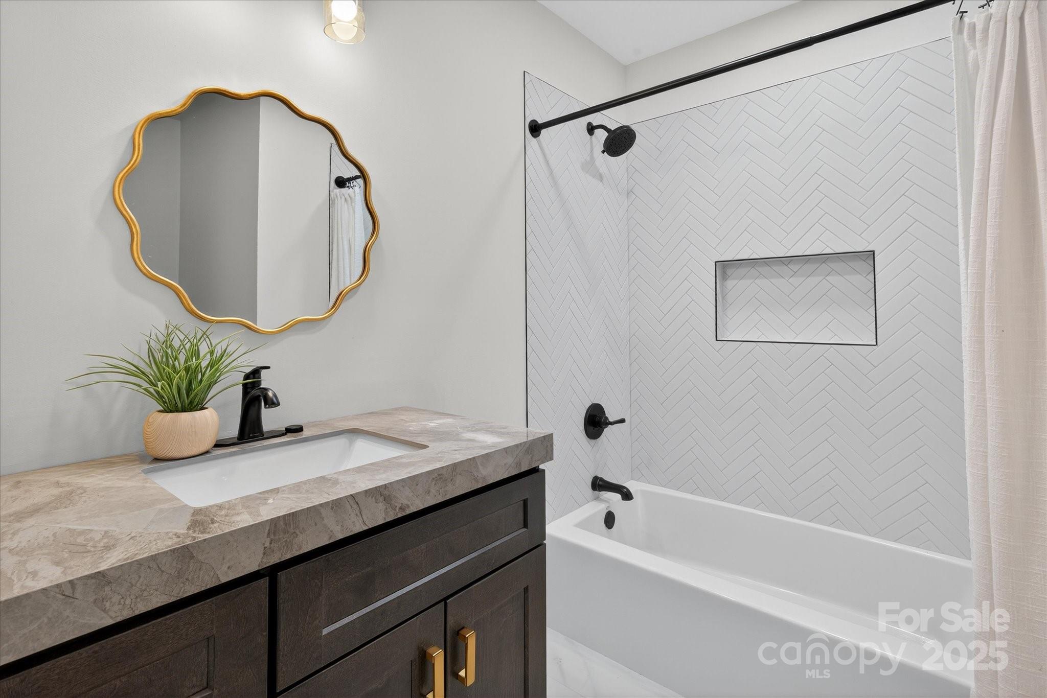 1039 Shadowbrook Lane