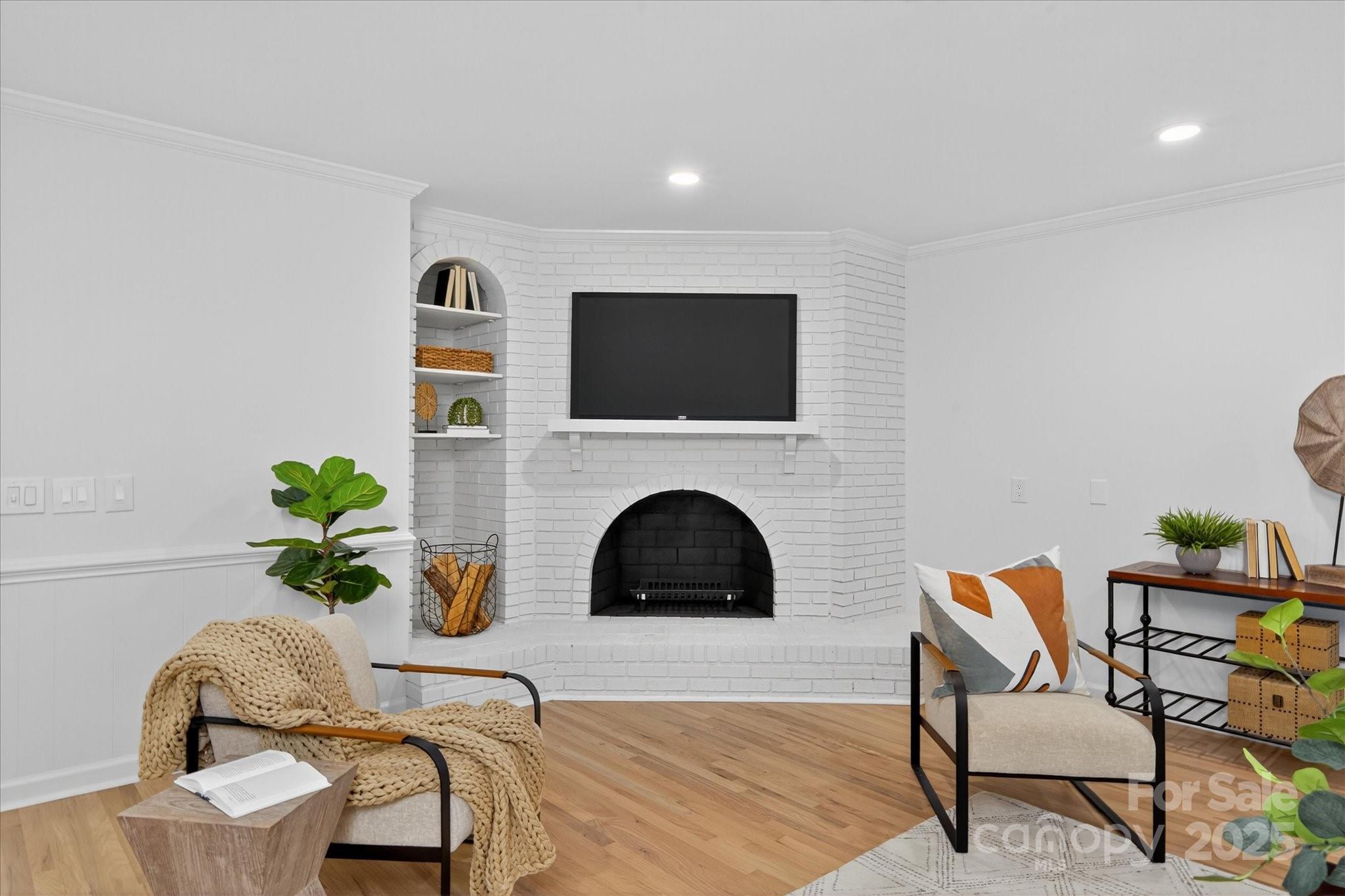 1039 Shadowbrook Lane