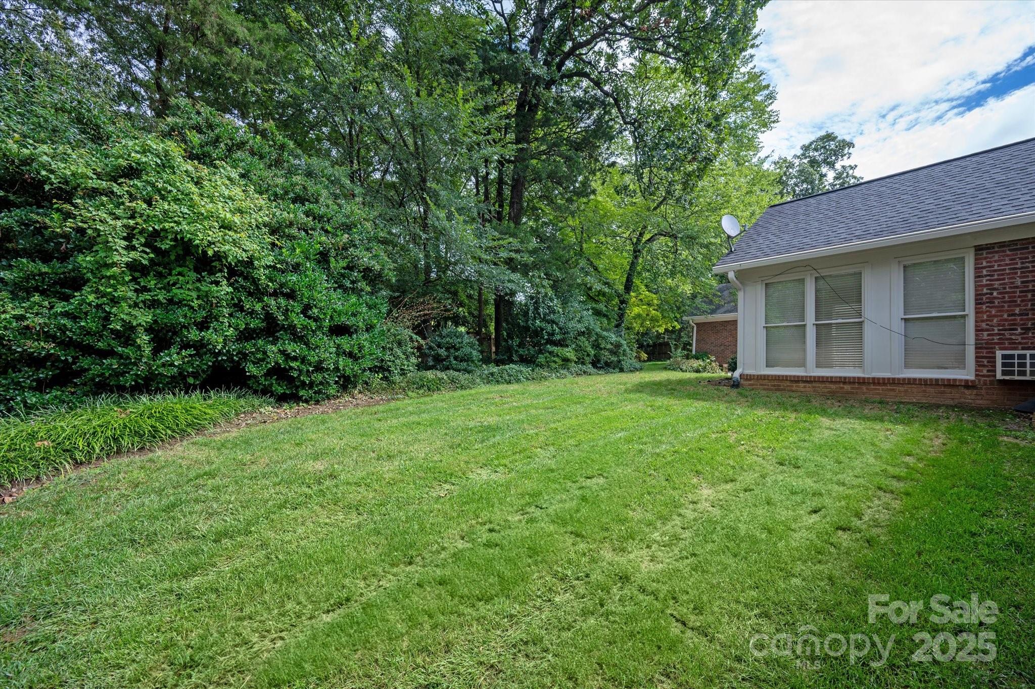 1039 Shadowbrook Lane