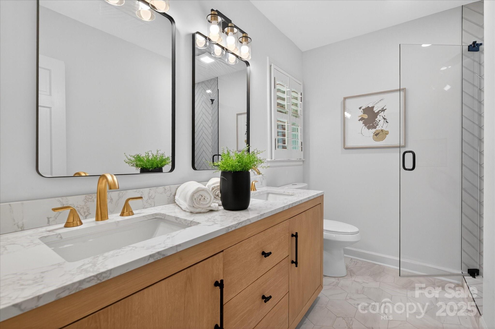 1039 Shadowbrook Lane