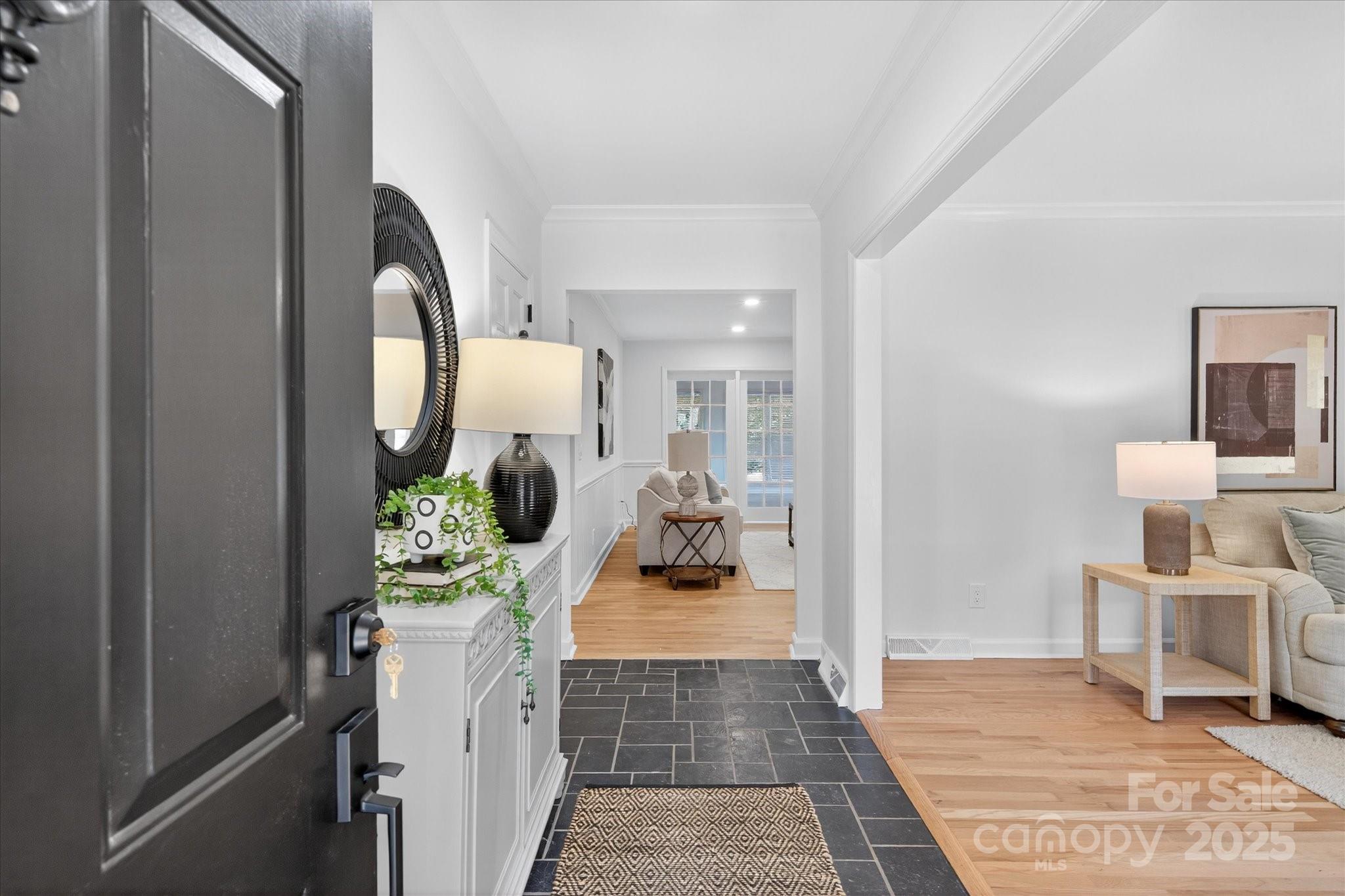 1039 Shadowbrook Lane