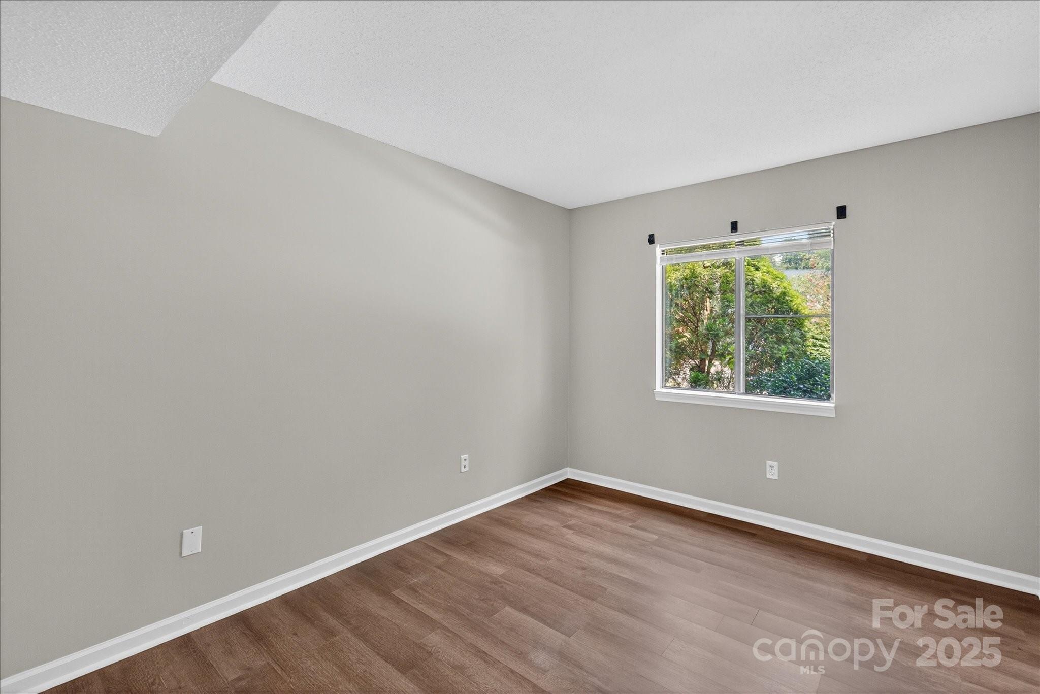 11084 Harrowfield Road